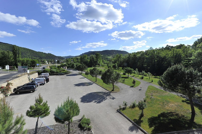parking autocar- Séjour groupe Lozère - Hôtel Les 2Rives