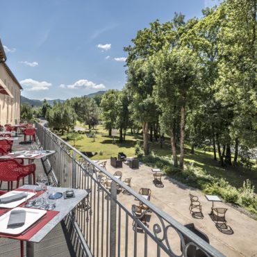 parc en bordure de rivière hotel les 2 rives