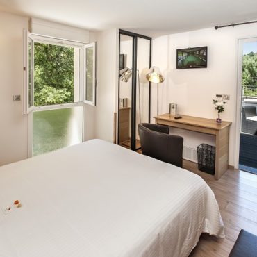 chambre confort + terrasse hotel les 2 rives